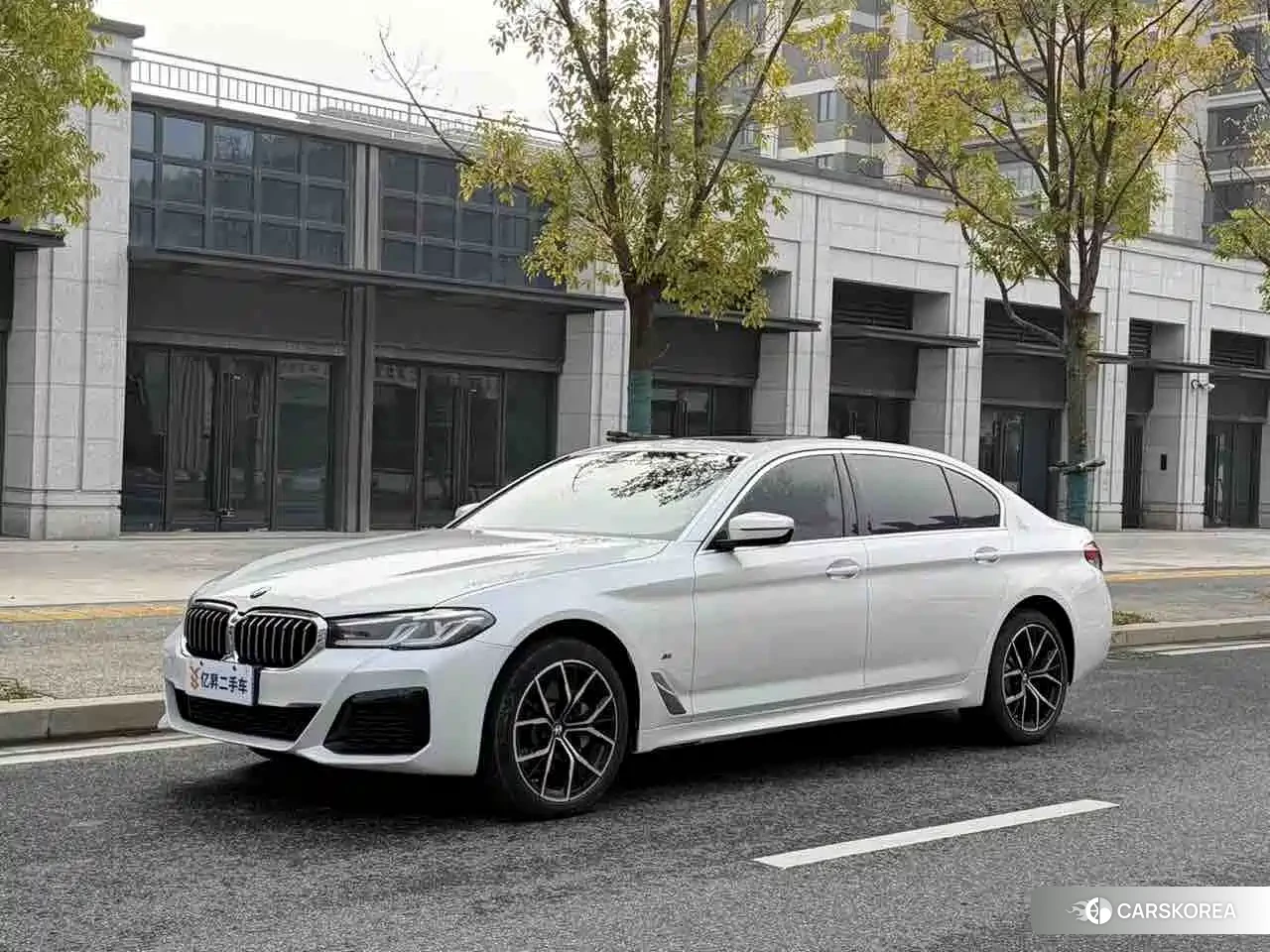 BMW 5 series 2023 Белый из Китая