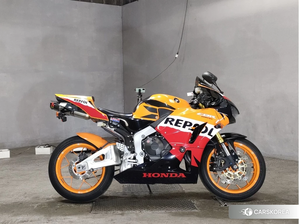 Проданный Honda CBR600RR 2015 из Японии