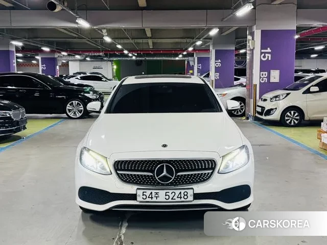 Mercedes-Benz E-Class W213 2018 Белый из Кореи