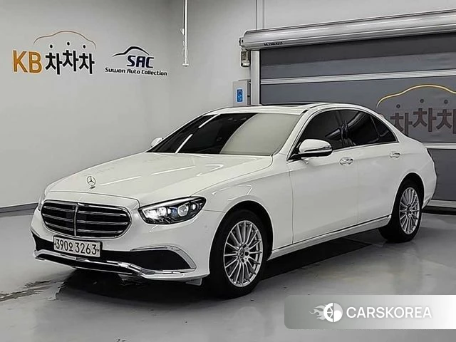 Mercedes-Benz E-Class W213 2021 Белый из Кореи
