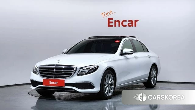 Mercedes-Benz E-Class W213 2019 Белый из Кореи