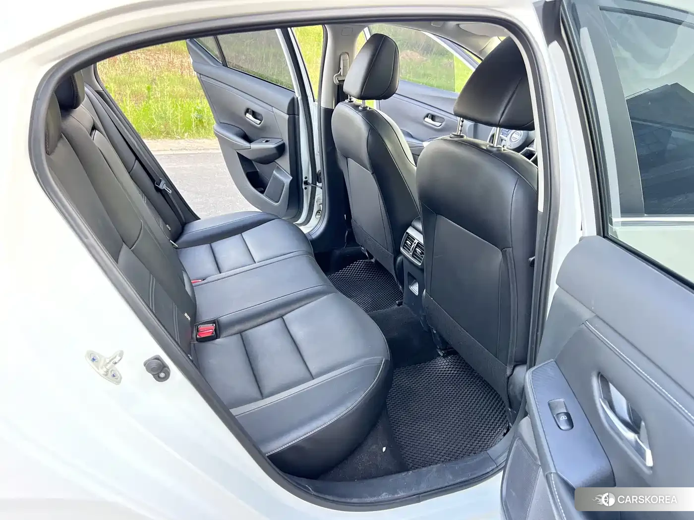 Nissan Sylphy 2024 Белый из Китая, фото 2