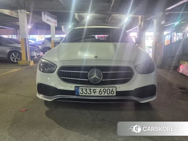 Mercedes-Benz E-Class W213 2022 Белый из Кореи