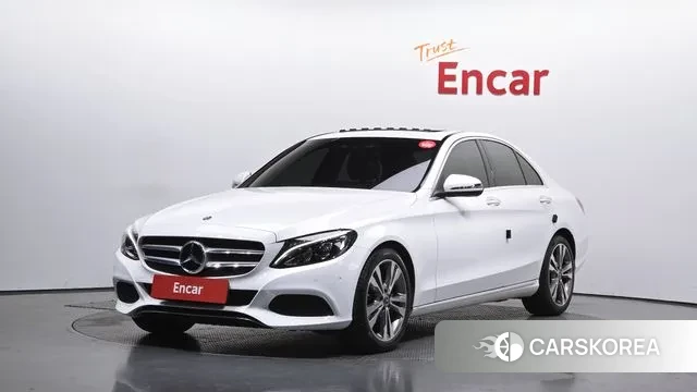 Mercedes-Benz C-Class W205 2018 Белый из Кореи