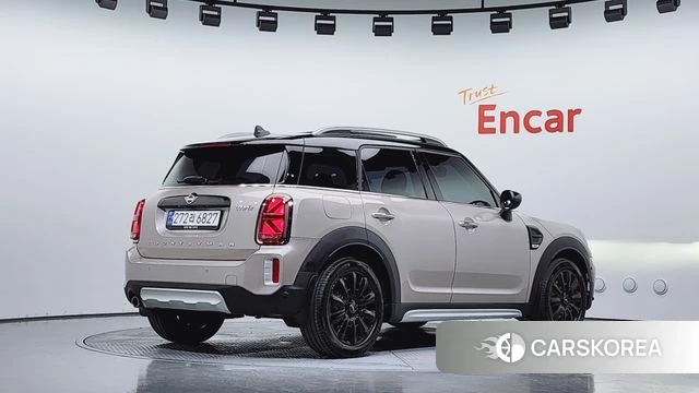 Mini Cooper Countryman 2023 Жемчужный цвет из Кореи
