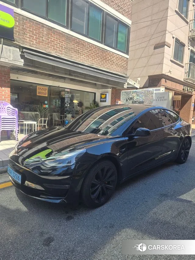 Tesla Model 3 2021 Черный из Кореи