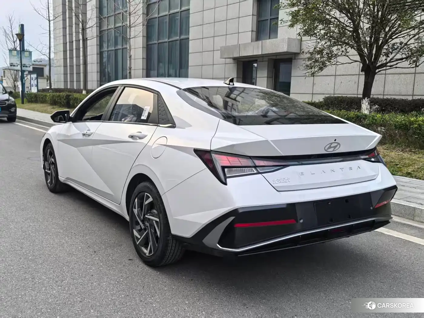 Hyundai Elantra 2025 Белый из Китая
