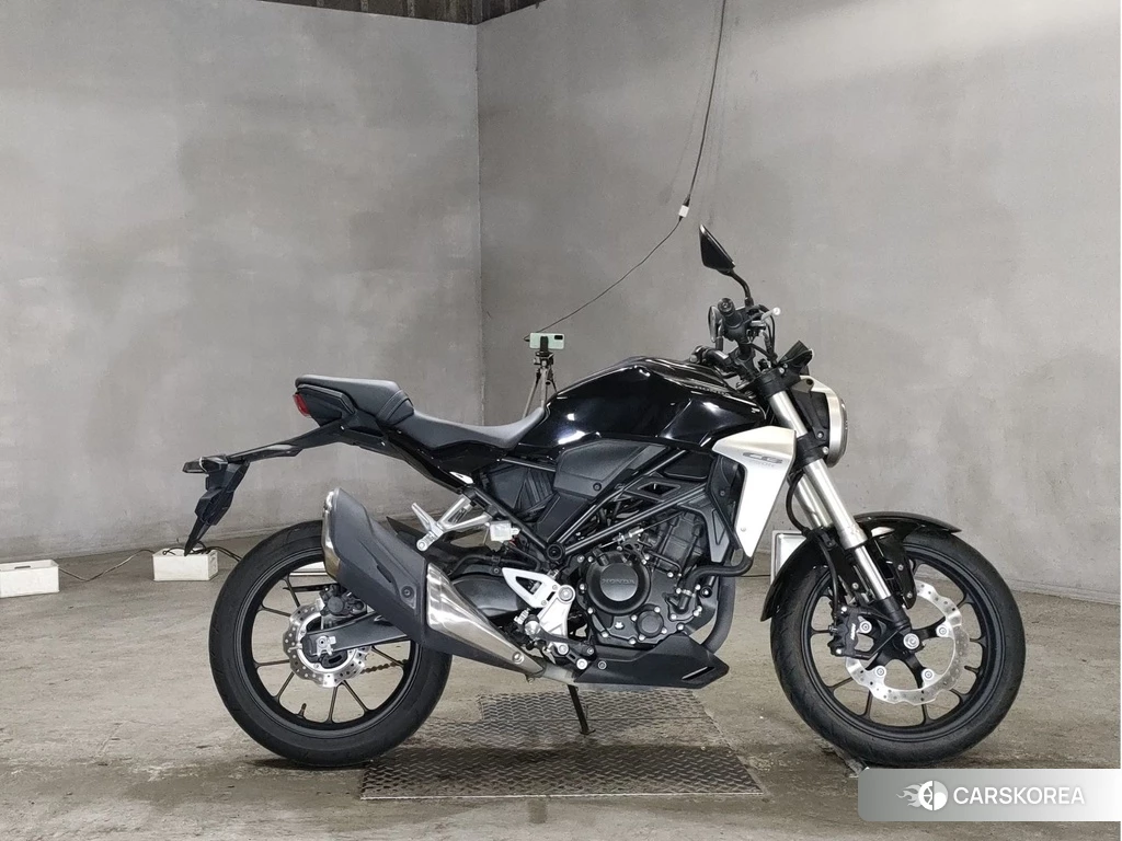 Проданный Honda CB250R 2018 из Японии