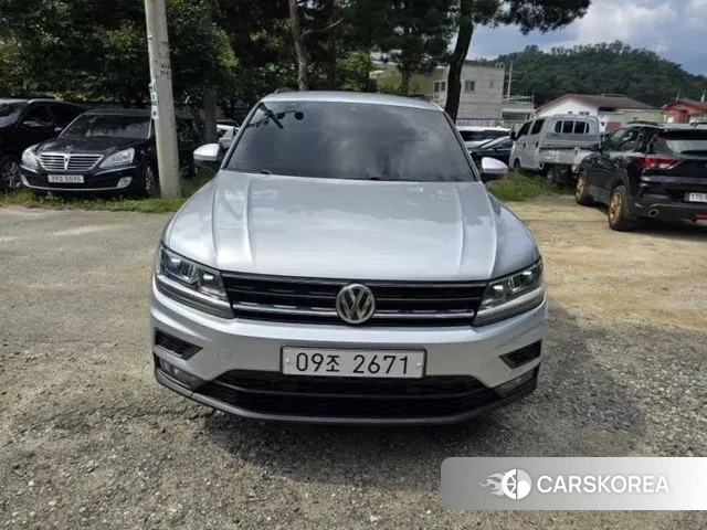 Volkswagen Tiguan second Generation 2018 Серебряный из Кореи