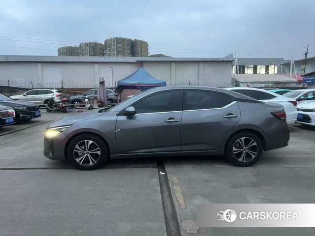 Nissan Xuan Yi 2024 Темно-серый из Китая