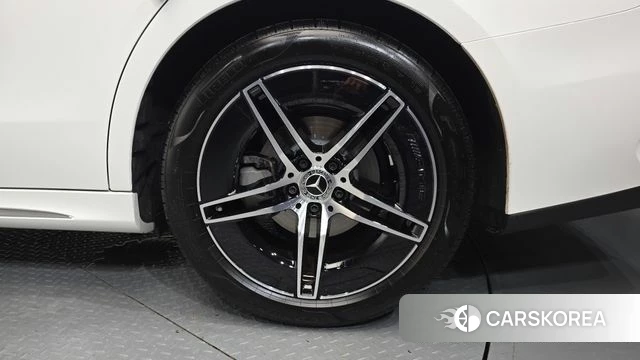 Mercedes-Benz E-Class W214 2025 Белый из Кореи