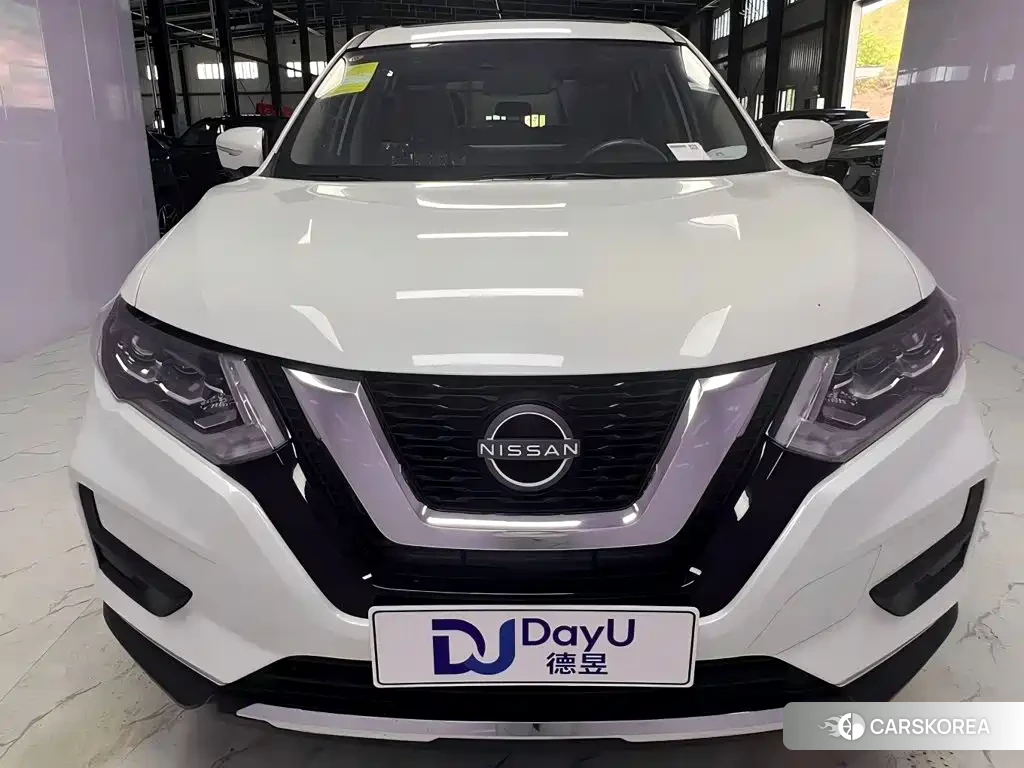 Nissan Qijun 2026 Белый из Китая