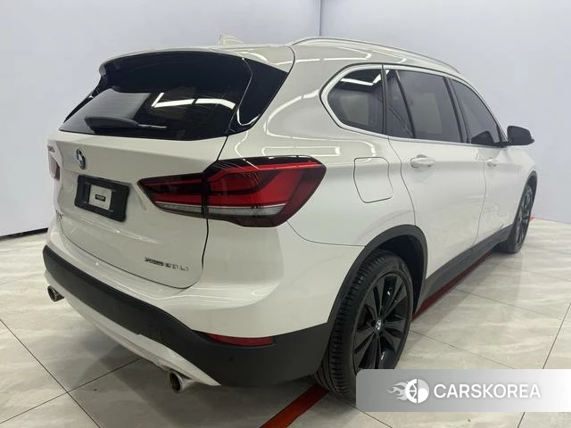BMW X1 2021 Белый из Китая