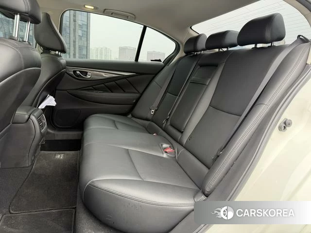 Infiniti Q50L 2023 Белый из Китая