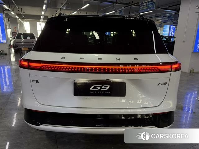 Xiaopeng Motors Xiaopeng G9 2025 Белый из Китая