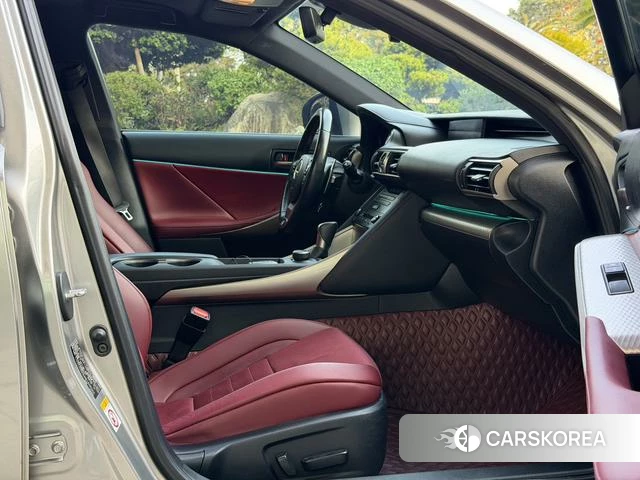 Lexus IS 2019 Темно-серый из Китая