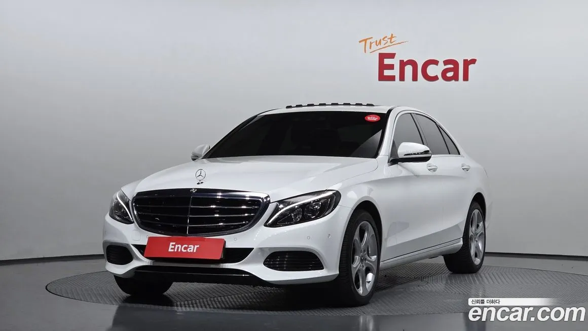 Mercedes-Benz C-Class W205 2018 Белый из Кореи