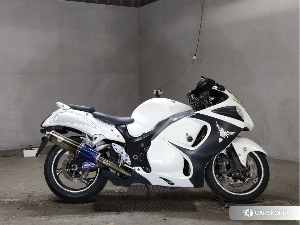 Проданный Suzuki GSX1300R HAYABUSA 2011 из Японии, фото 2