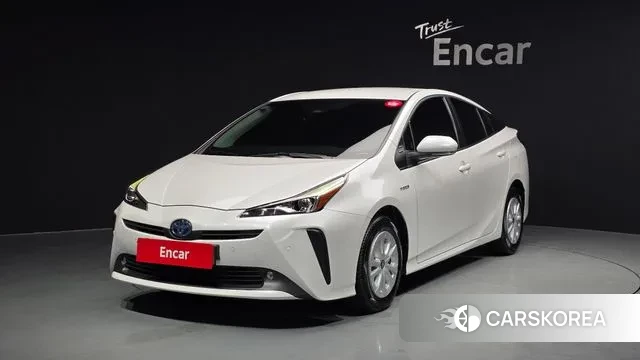 Toyota Prius 4th Generation 2021 Белый из Кореи