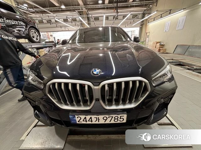 BMW X6 (G06) 2023 Черный из Кореи