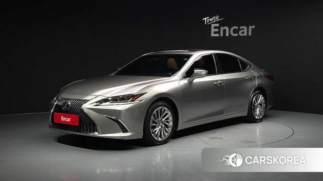 Lexus ES300h 7th generation 2021 Серебристо-серый из Кореи