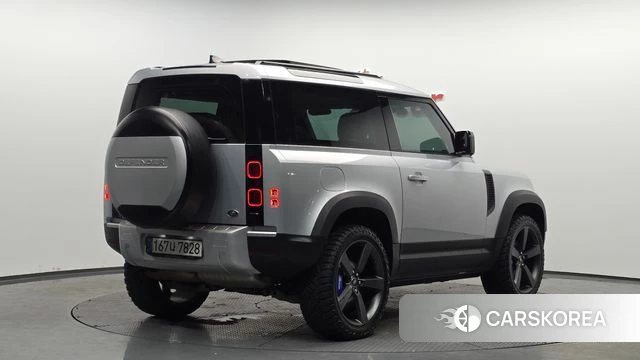 Land Rover Defender (L663) 2021 Серебряный из Кореи