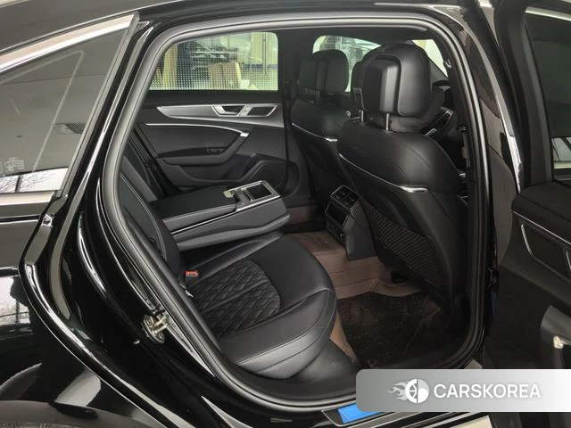 Audi A6L 2026 Черный из Китая