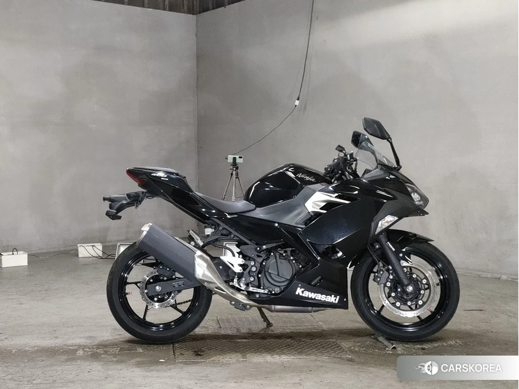 Проданный Kawasaki NINJA 400 2018 из Японии