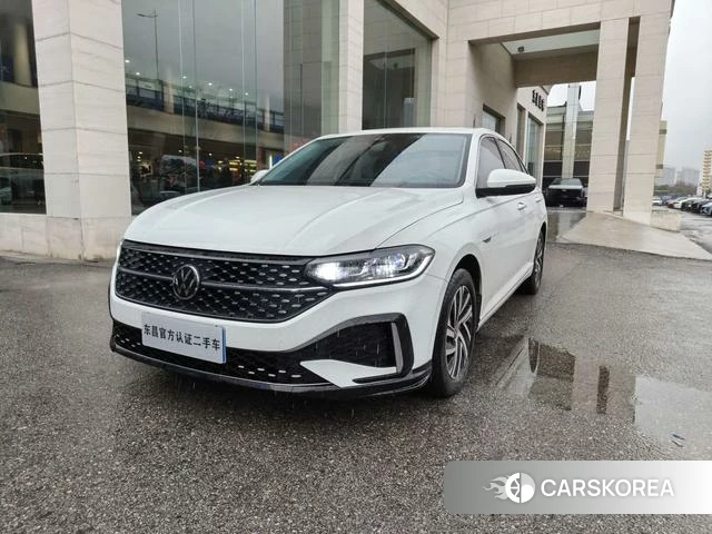 Volkswagen Lavida 2023 Белый из Китая