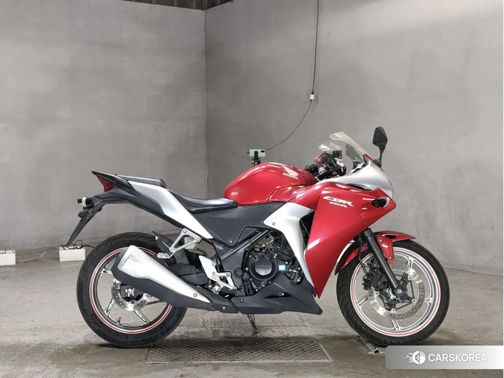 Проданный Honda CBR250R 2011 из Японии, фото 2