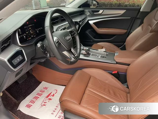 Audi A7 2021 Белый из Китая