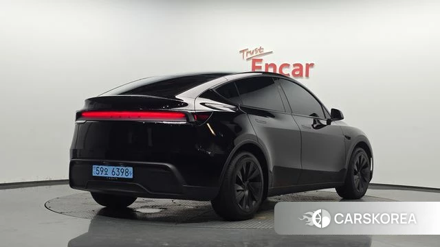 Tesla Model Y 2025 Черный из Кореи