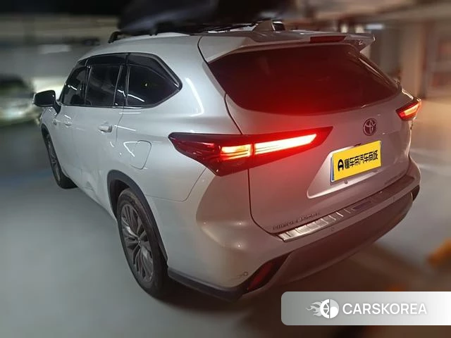 Toyota Highlander 2022 Белый из Китая