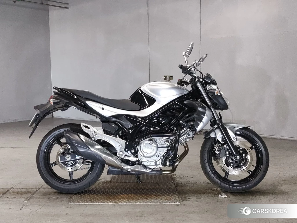 Проданный Suzuki GLADIUS 650 2012 из Японии, фото 2