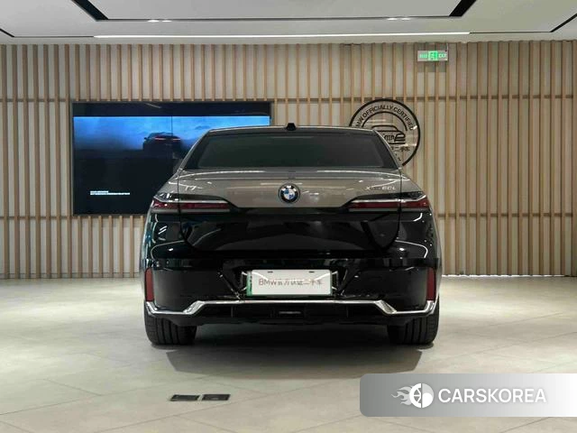 BMW i7 2024 Черный из Китая