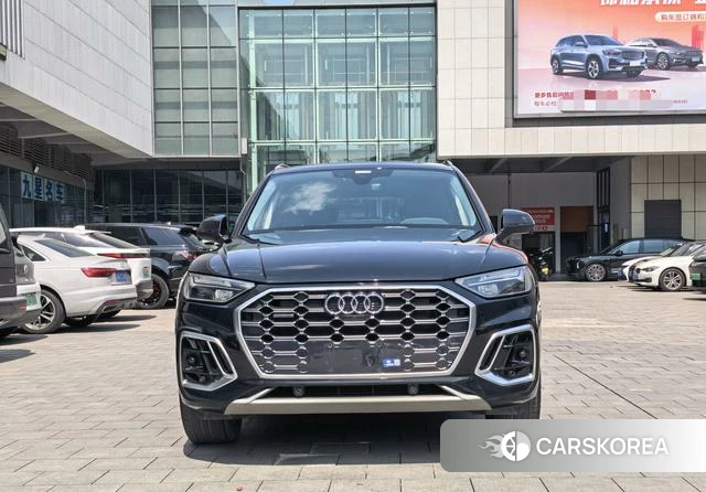 Audi Q5L 2022 Черный из Китая