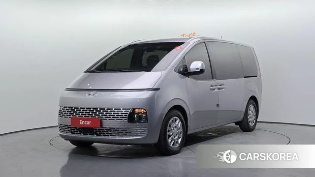 Hyundai Staria 2023 Серебряный из Кореи