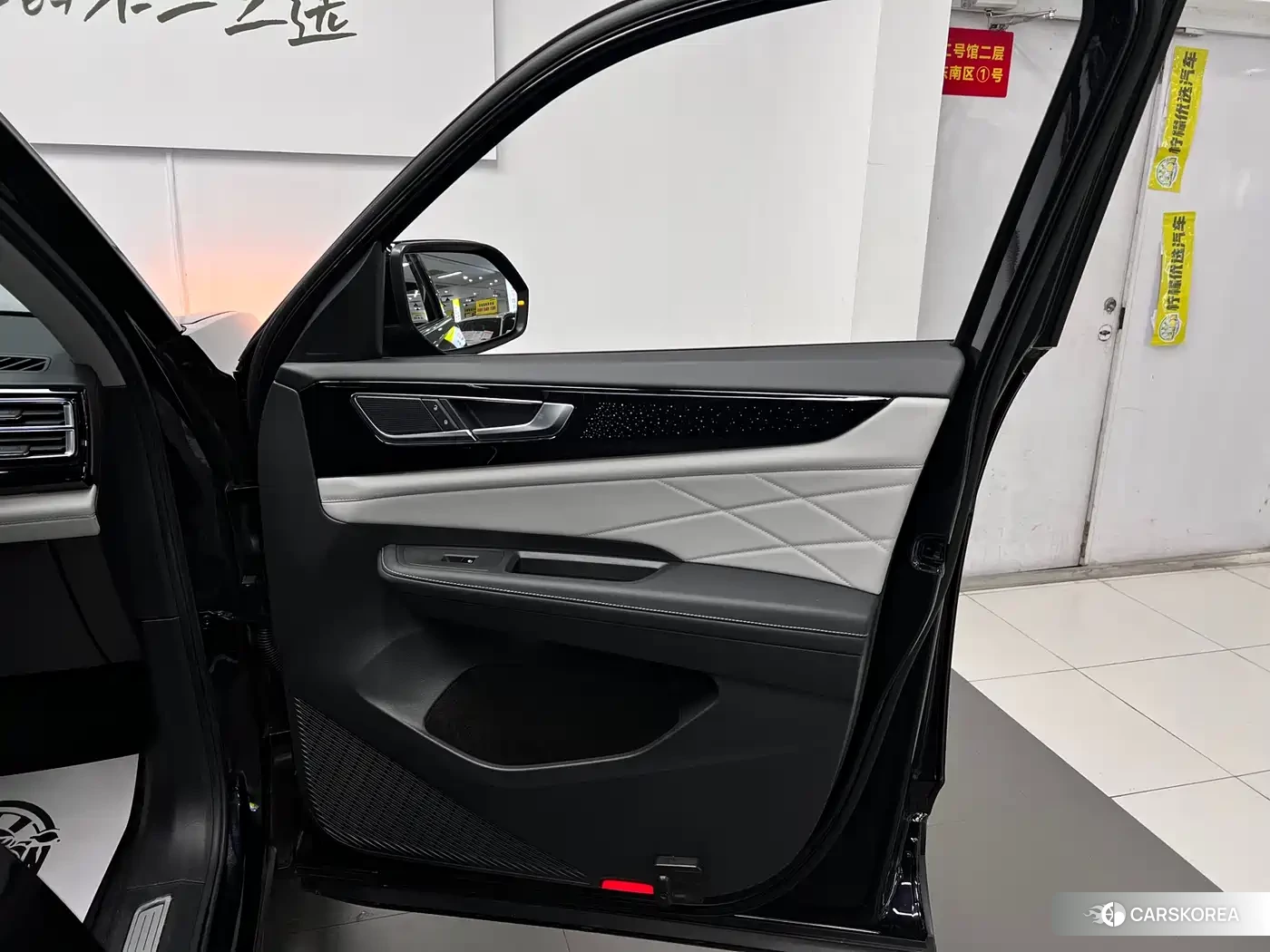Volkswagen Touareg 2022 Черный из Китая