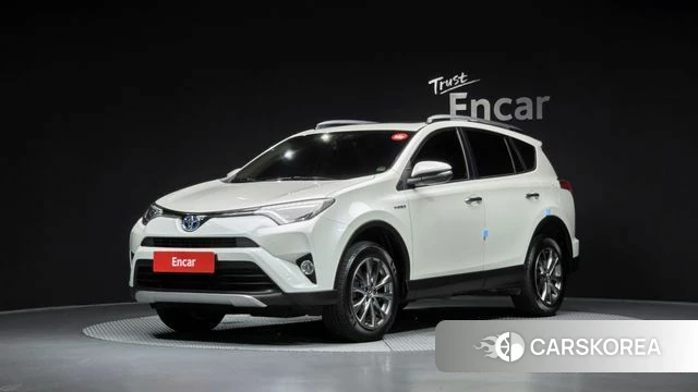 Toyota RAV4 2018 Белый из Кореи