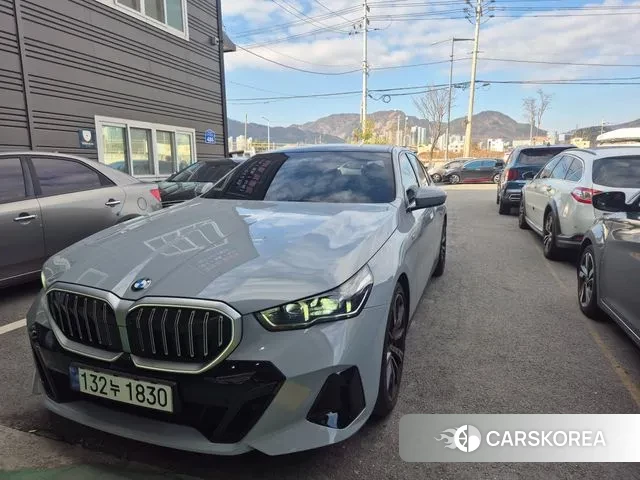 BMW 5 Series (G60) 2024 Белый из Кореи