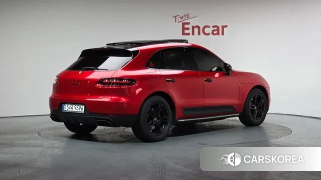 Porsche Macan 2018 Красный из Кореи