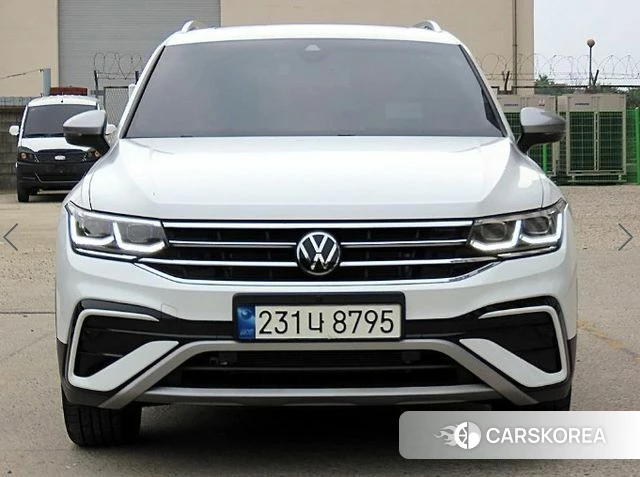 Volkswagen Tiguan Allspace 2023 Белый из Кореи