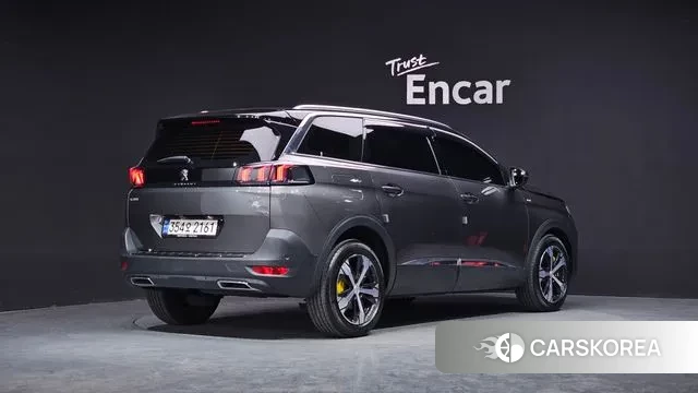 Peugeot 5008 second generation 2021 Серый из Кореи