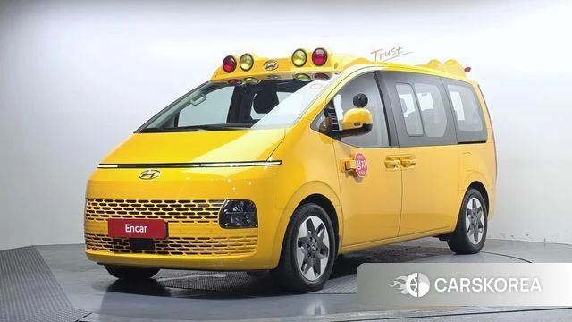 Hyundai Staria 2023 Желтый из Кореи
