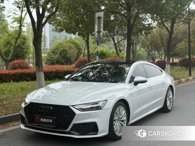 Audi A7 2021 Белый из Китая