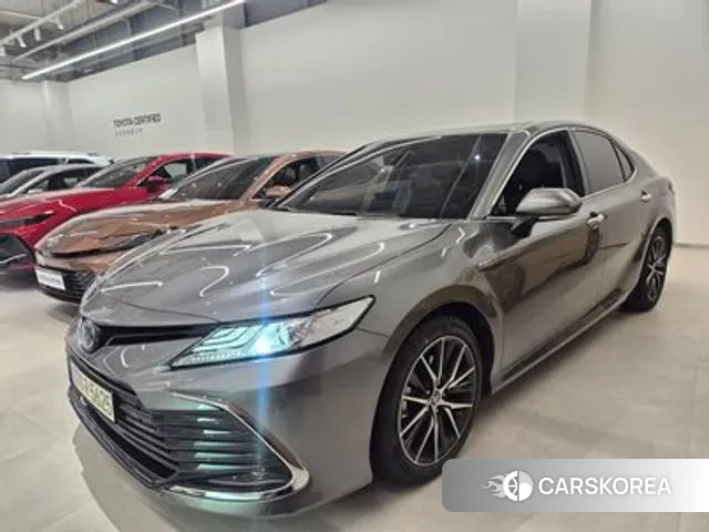 Toyota Camry (XV70) 2023 Серебряный из Кореи
