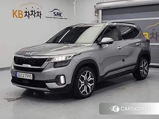 Kia Seltos 2022 Серебристо-серый из Кореи