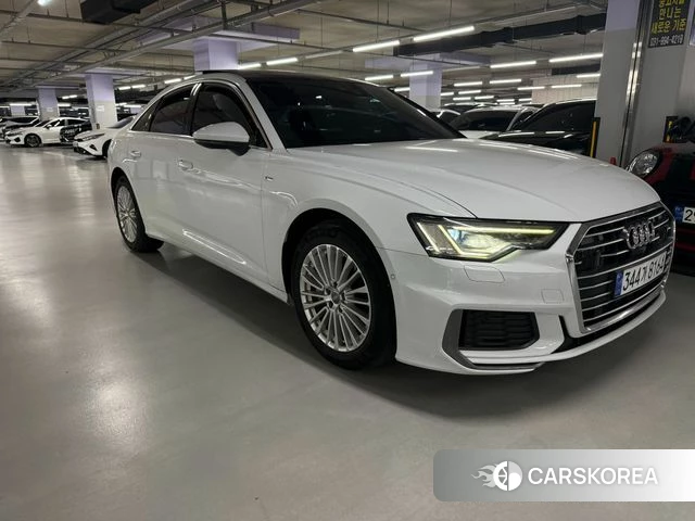 Audi A6 (C8) 2021 Белый из Кореи