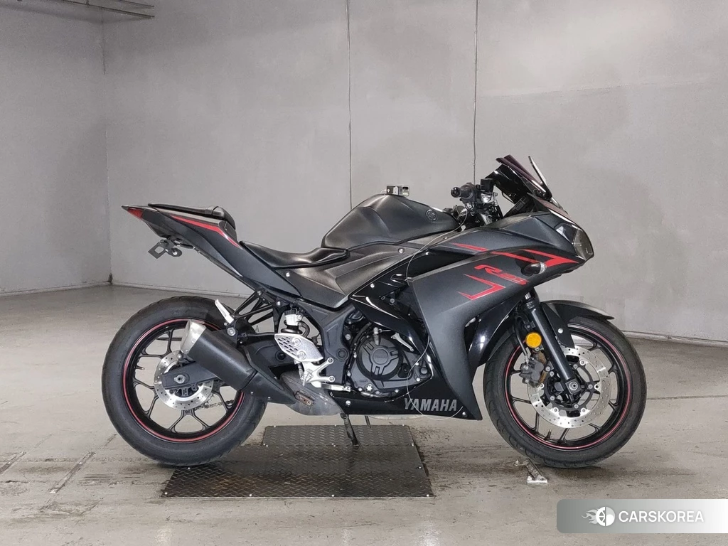 Проданный Yamaha YZF-R25 2016 из Японии