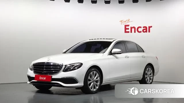 Mercedes-Benz E-Class W213 2018 Белый из Кореи